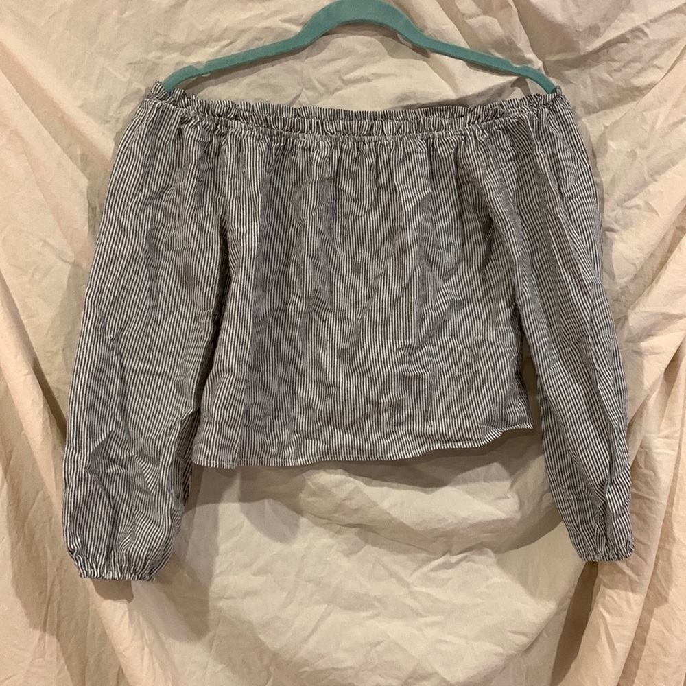 Brandy Melville off the shoulder top